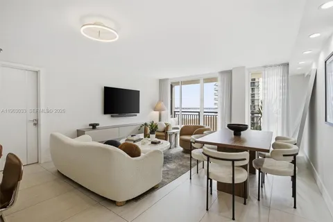 $595,000 | 540 Brickell Key Drive, Unit 823, Miami, FL 33131