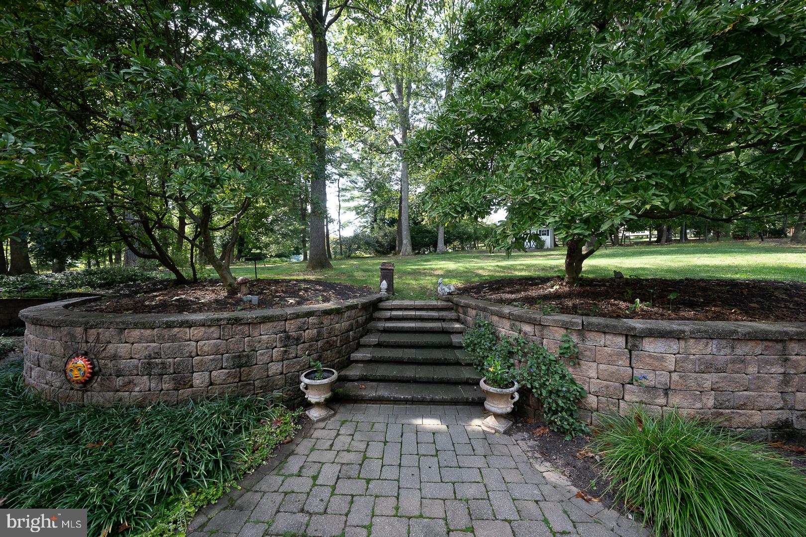 127 Kynlyn Road Wayne, PA 19087 - Photo 49 of 55 Charming hardscaping