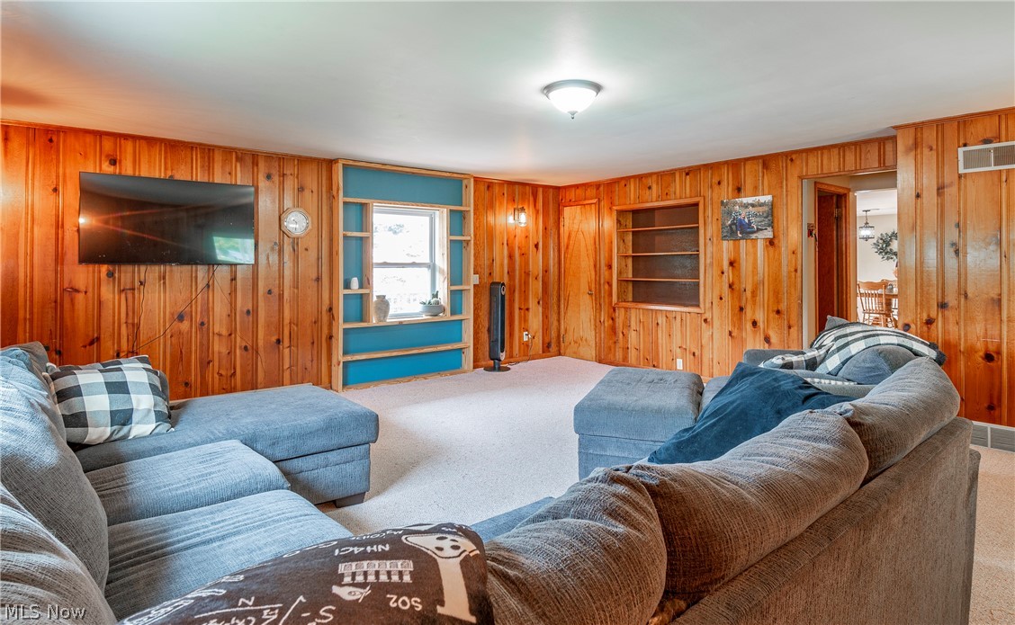 2421 Woodview Road Uniontown, OH 44685 - Photo 14 of 32 Gallery Image 14