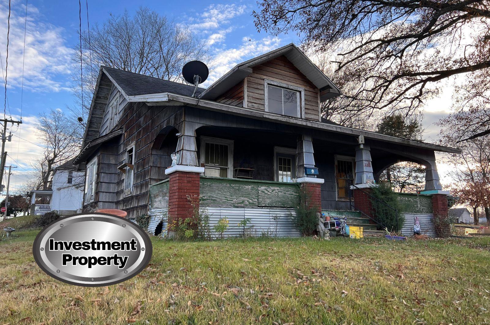 200 West College St  