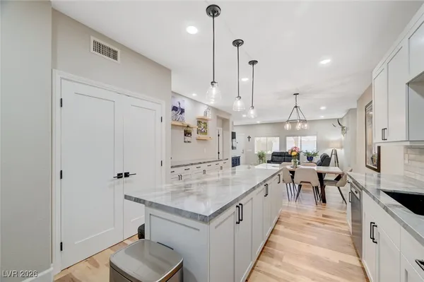 $374,900 | 7450 South Eastern Avenue, Unit 1077, Las Vegas, NV 89123