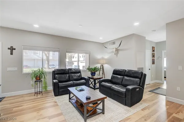 $374,900 | 7450 South Eastern Avenue, Unit 1077, Las Vegas, NV 89123