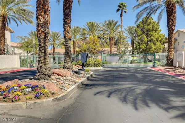 $374,900 | 7450 South Eastern Avenue, Unit 1077, Las Vegas, NV 89123