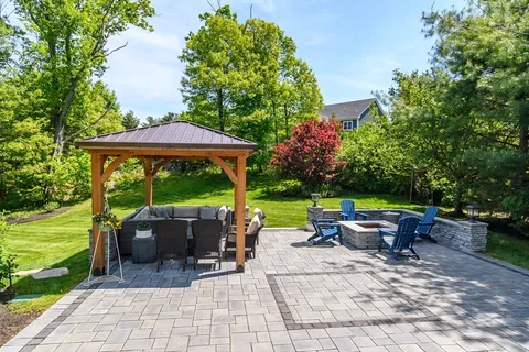 $2,250,000 | 2 Hunters Lane, Natick, MA 01760