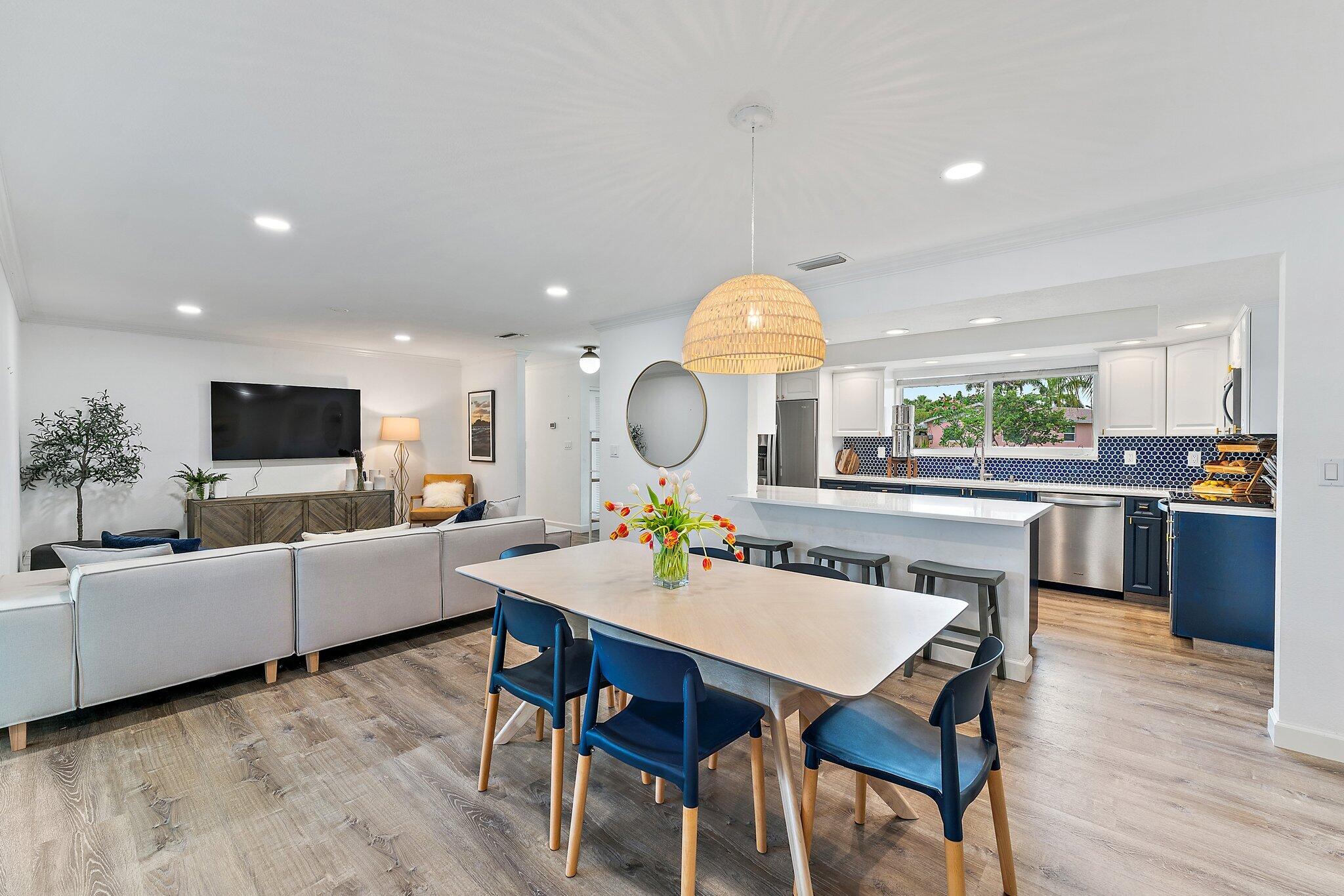 28 Ridgewood Circle Tequesta, FL 33469 - Photo 14 of 43 036-28RidgewoodCir-Jupiter-FL-SMALL