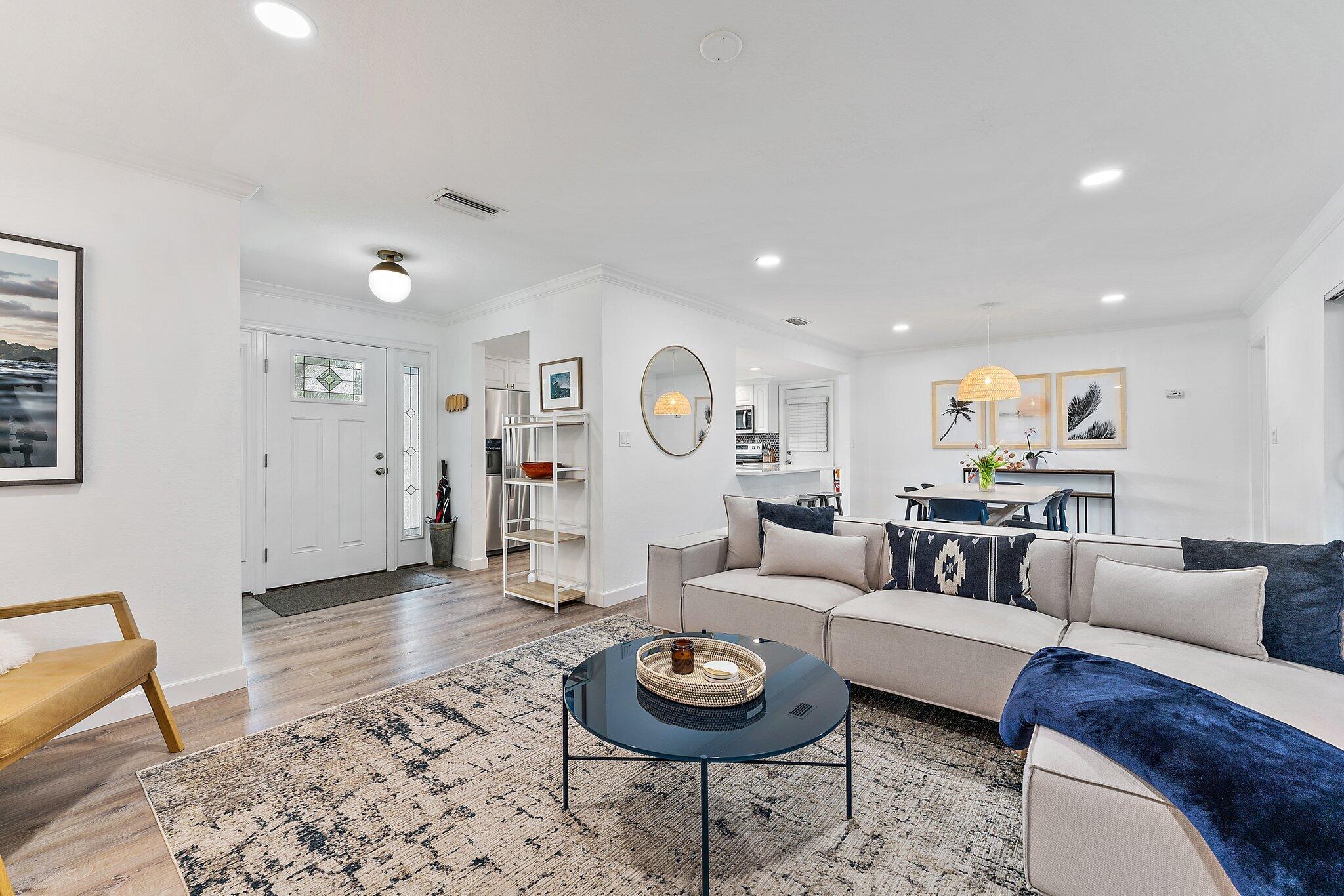 28 Ridgewood Circle Tequesta, FL 33469 - Photo 17 of 43 041-28RidgewoodCir-Jupiter-FL-SMALL