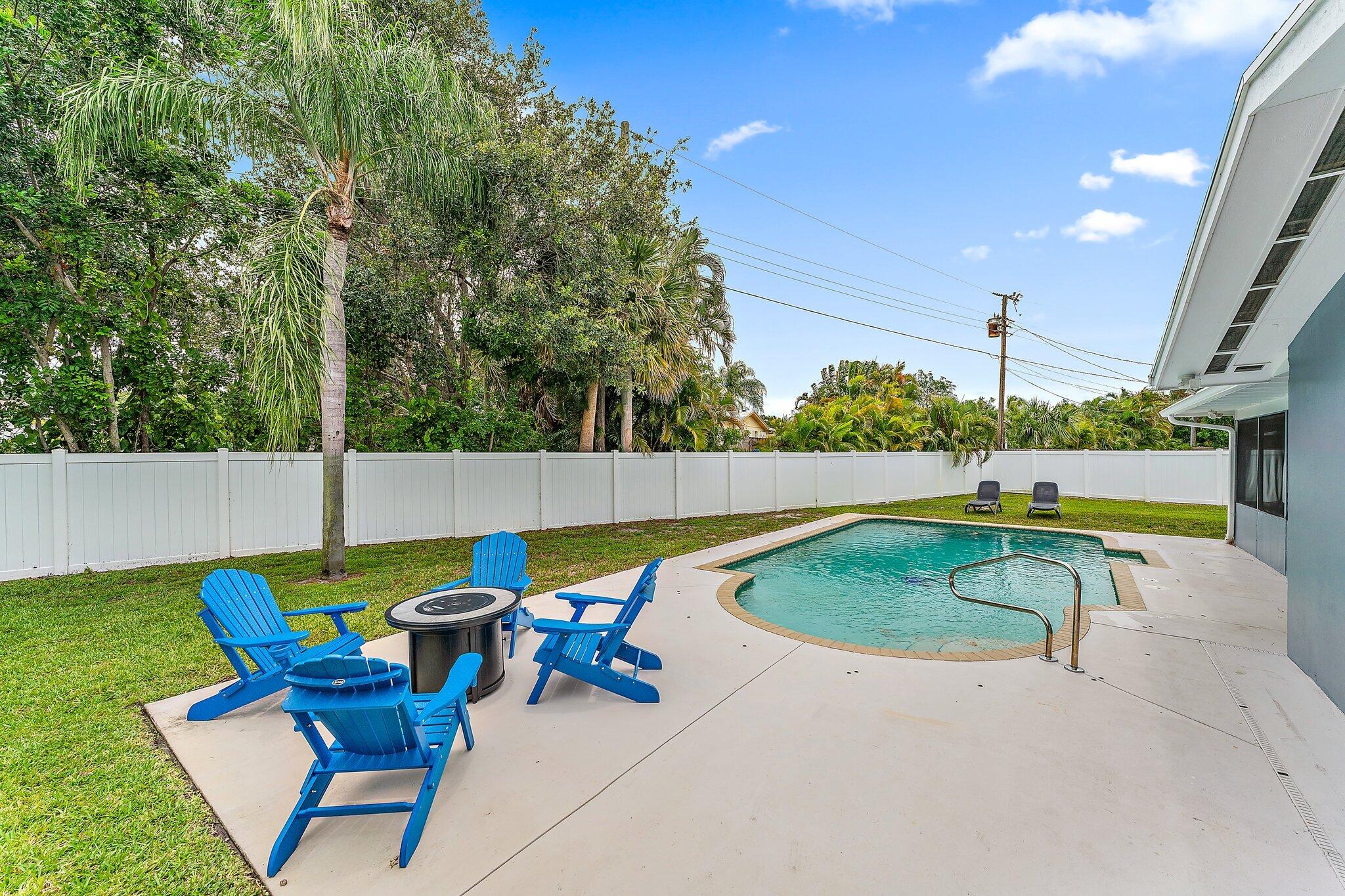 28 Ridgewood Circle Tequesta, FL 33469 - Photo 32 of 43 061-28RidgewoodCir-Jupiter-FL-SMALL