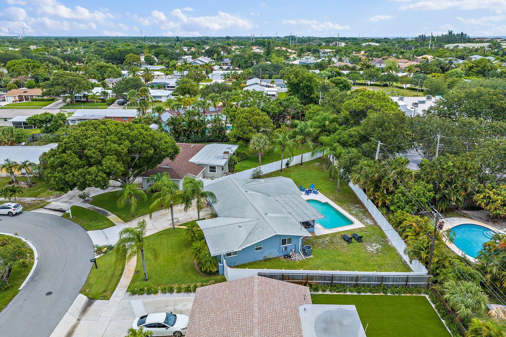 28 Ridgewood Circle Tequesta, FL 33469 - Photo 40 of 43 003-28RidgewoodCir-Jupiter-FL-SMALL