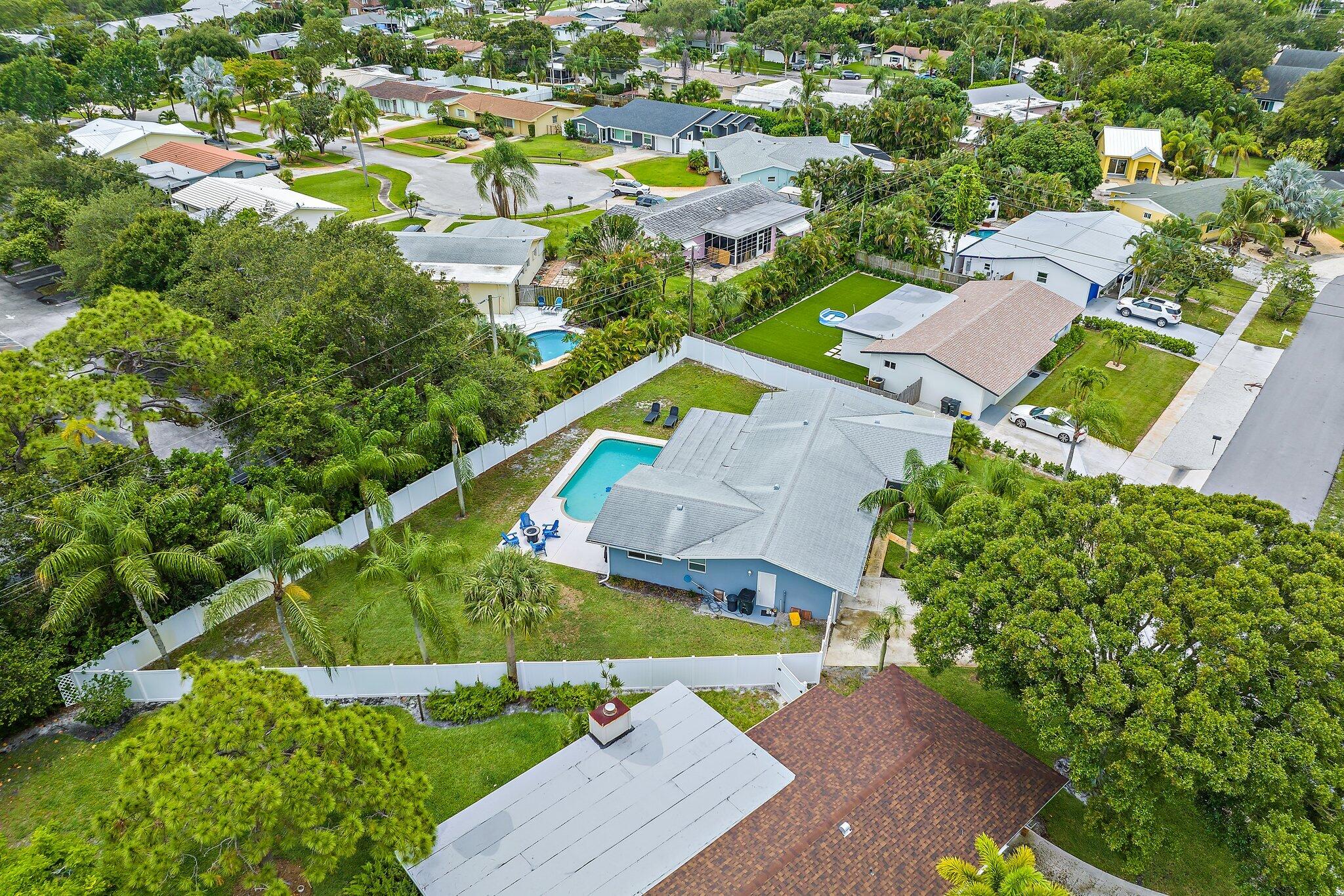 28 Ridgewood Circle Tequesta, FL 33469 - Photo 42 of 43 008-28RidgewoodCir-Jupiter-FL-SMALL