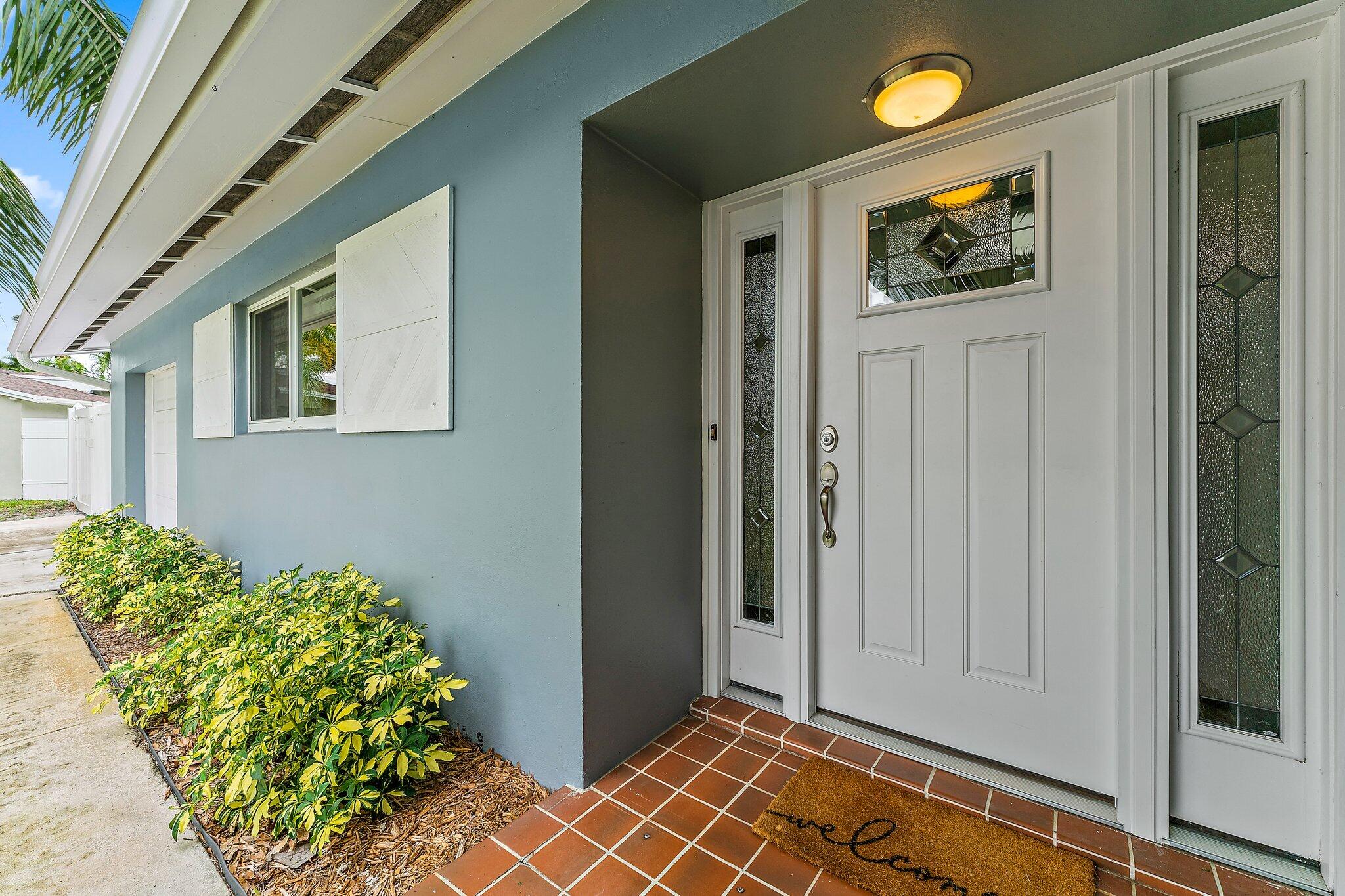 28 Ridgewood Circle Tequesta, FL 33469 - Photo 6 of 43 026-28RidgewoodCir-Jupiter-FL-SMALL