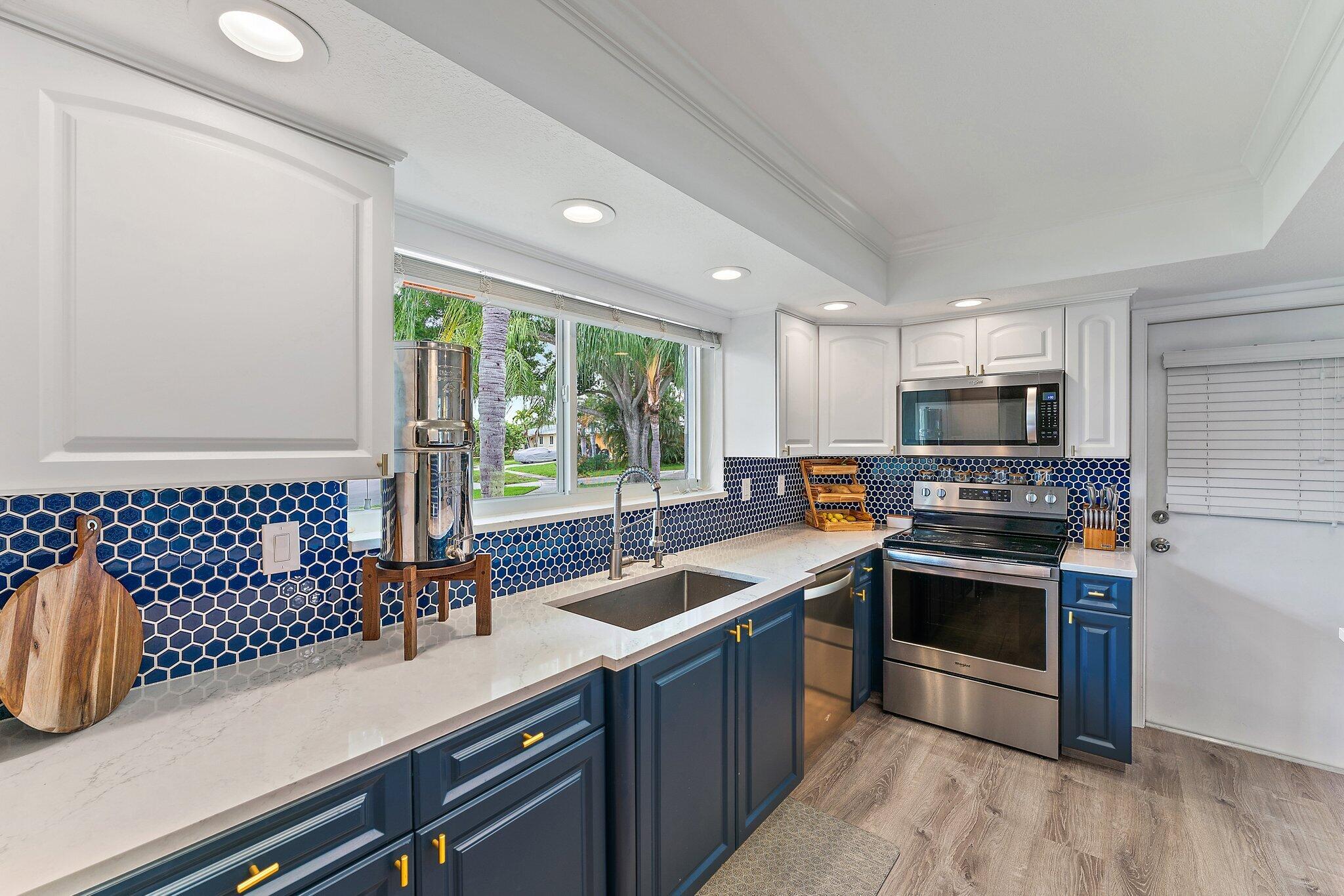 28 Ridgewood Circle Tequesta, FL 33469 - Photo 9 of 43 030-28RidgewoodCir-Jupiter-FL-SMALL