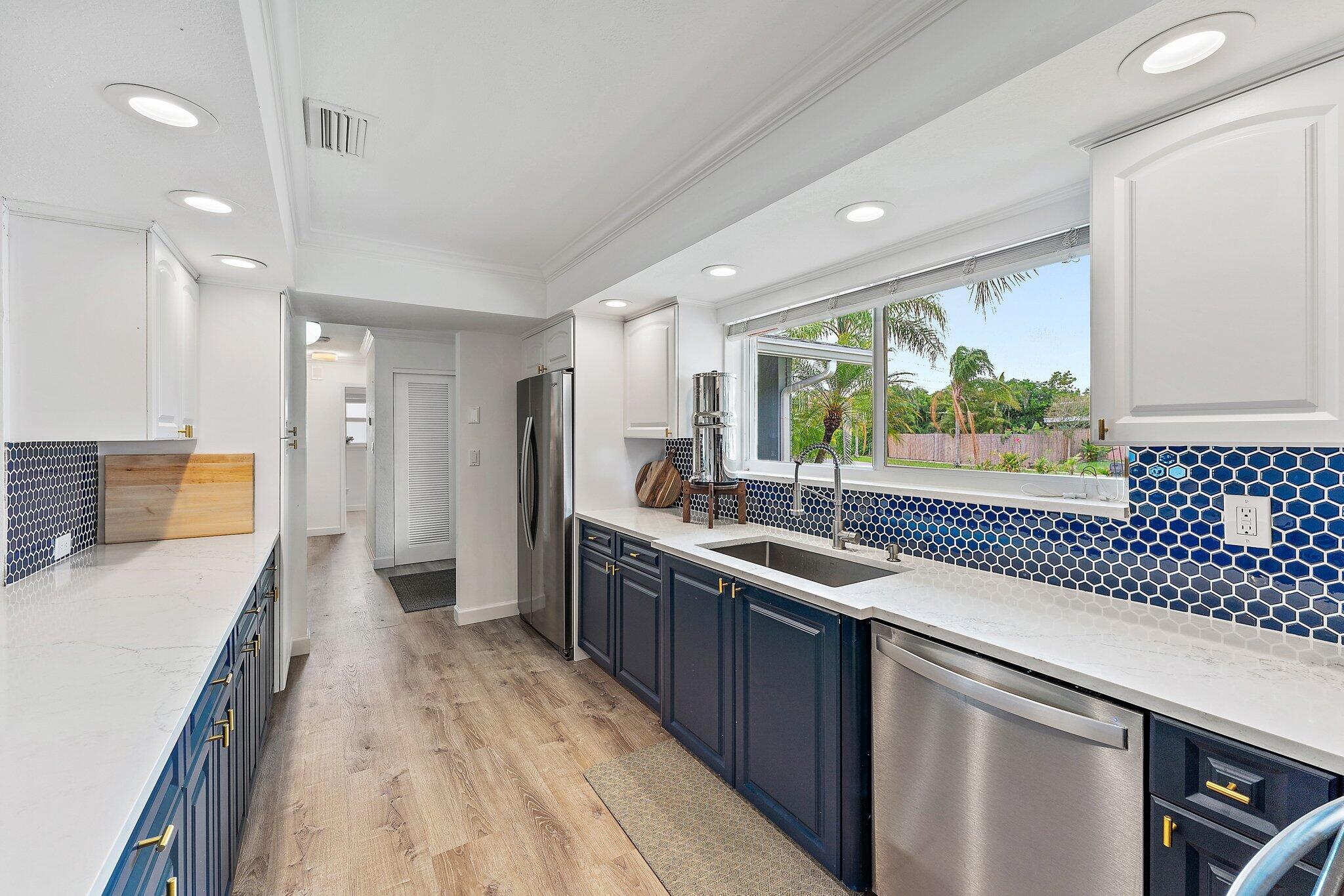 28 Ridgewood Circle Tequesta, FL 33469 - Photo 10 of 43 033-28RidgewoodCir-Jupiter-FL-SMALL