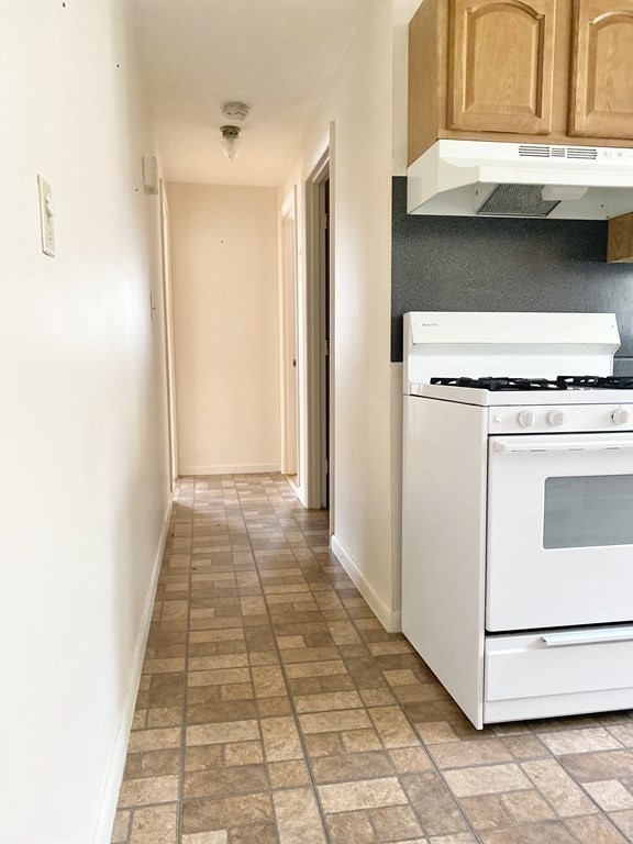 146 Gresham Street Springfield, MA 01119 - Photo 4 of 12