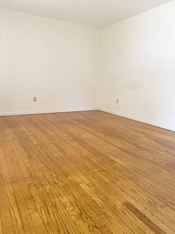 146 Gresham Street Springfield, MA 01119 - Photo 6 of 12