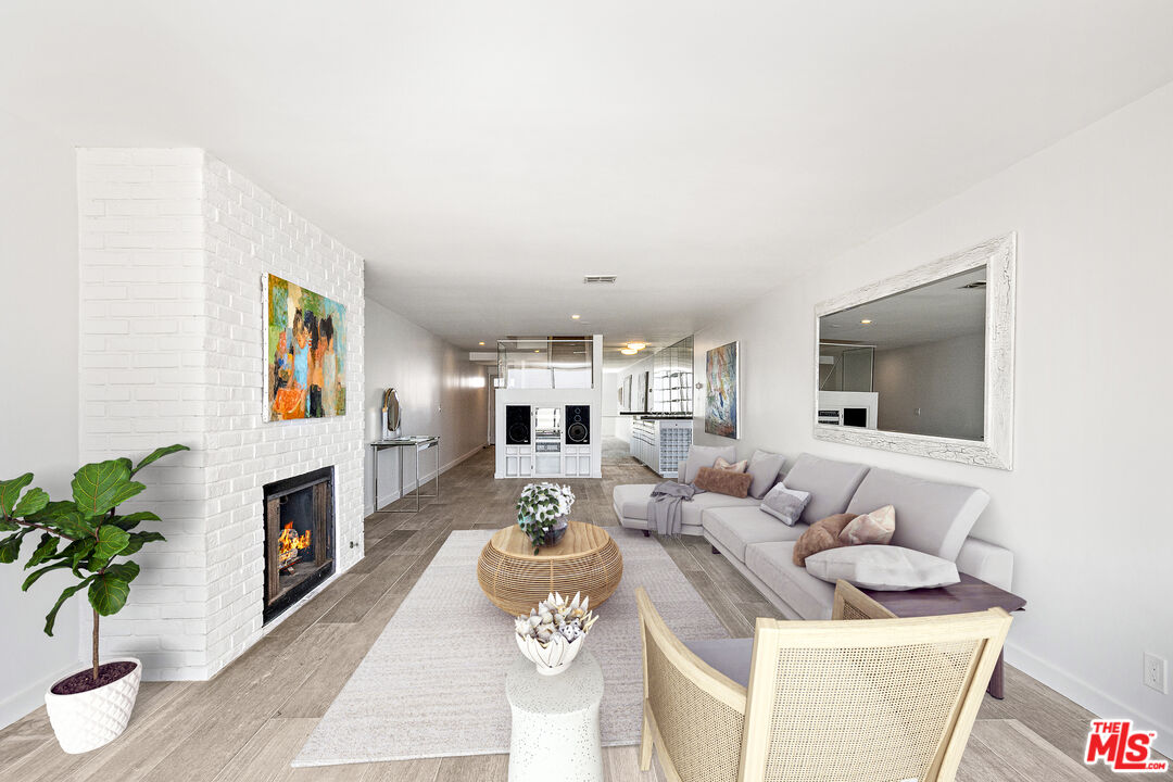 4 Jib Street, Unit 2 Marina del Rey, CA 90292 - Photo 6 of 39 Gallery Image 6
