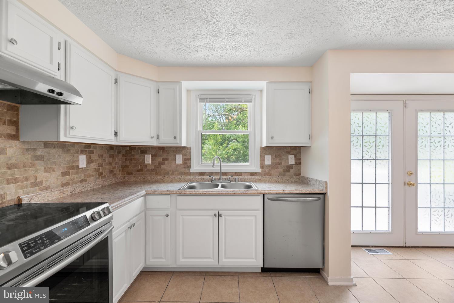 3135 Ripple Road Baltimore, MD 21244 - Photo 28 of 62 Kitchen