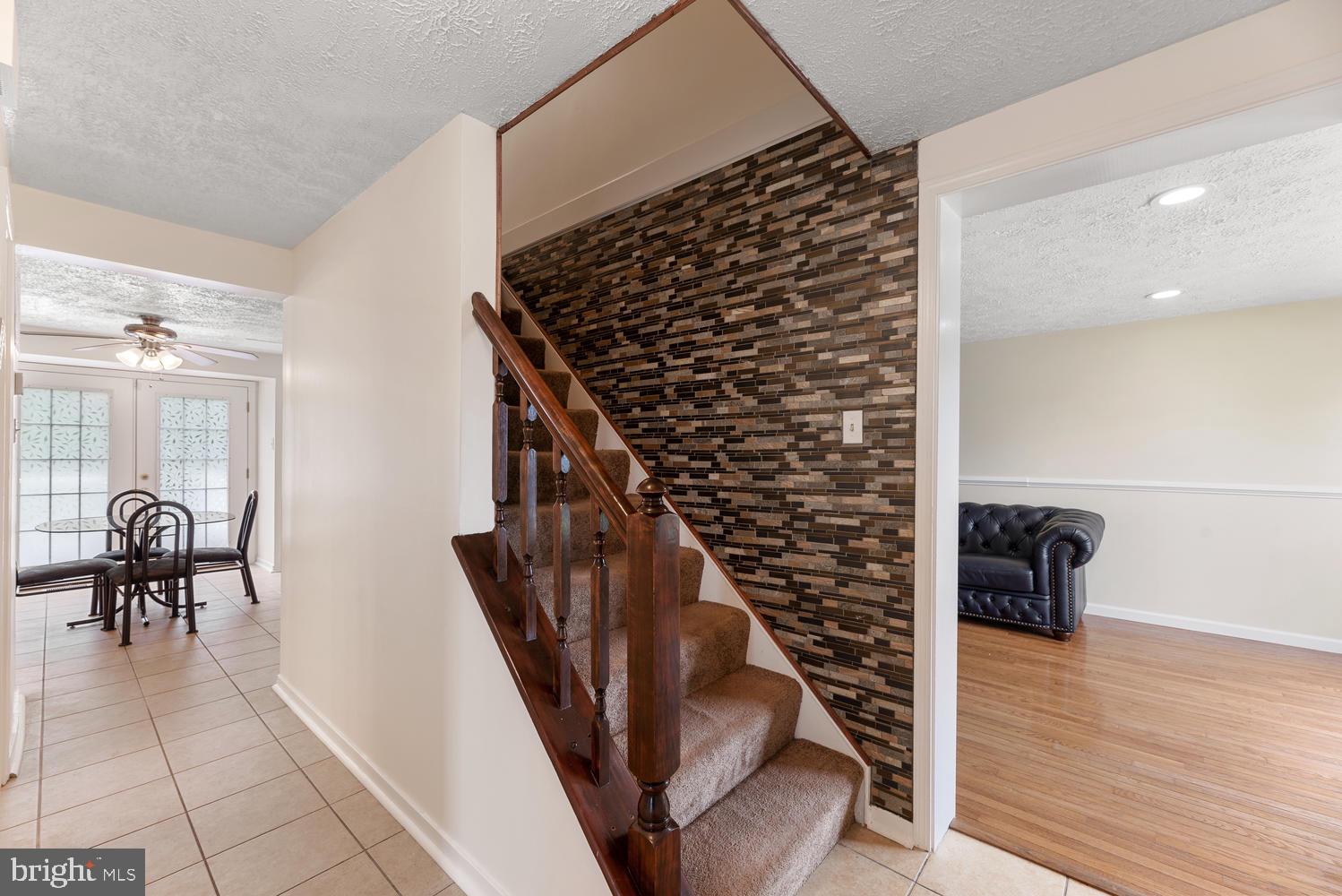 3135 Ripple Road Baltimore, MD 21244 - Photo 6 of 62 Entryway