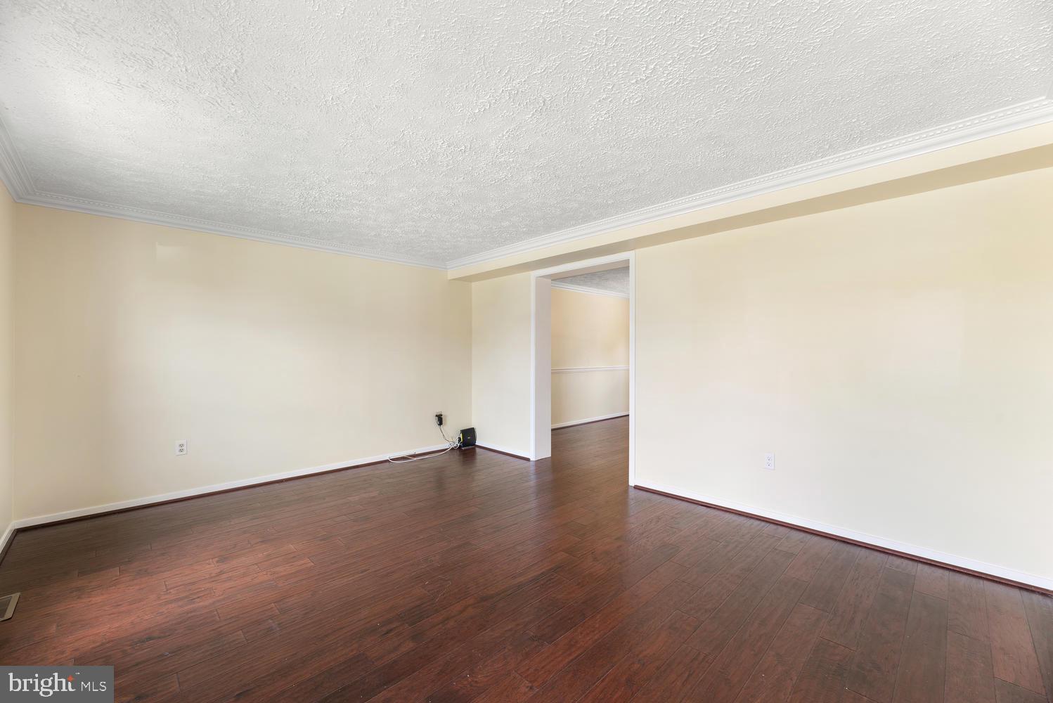 3135 Ripple Road Baltimore, MD 21244 - Photo 7 of 62 Livingroom