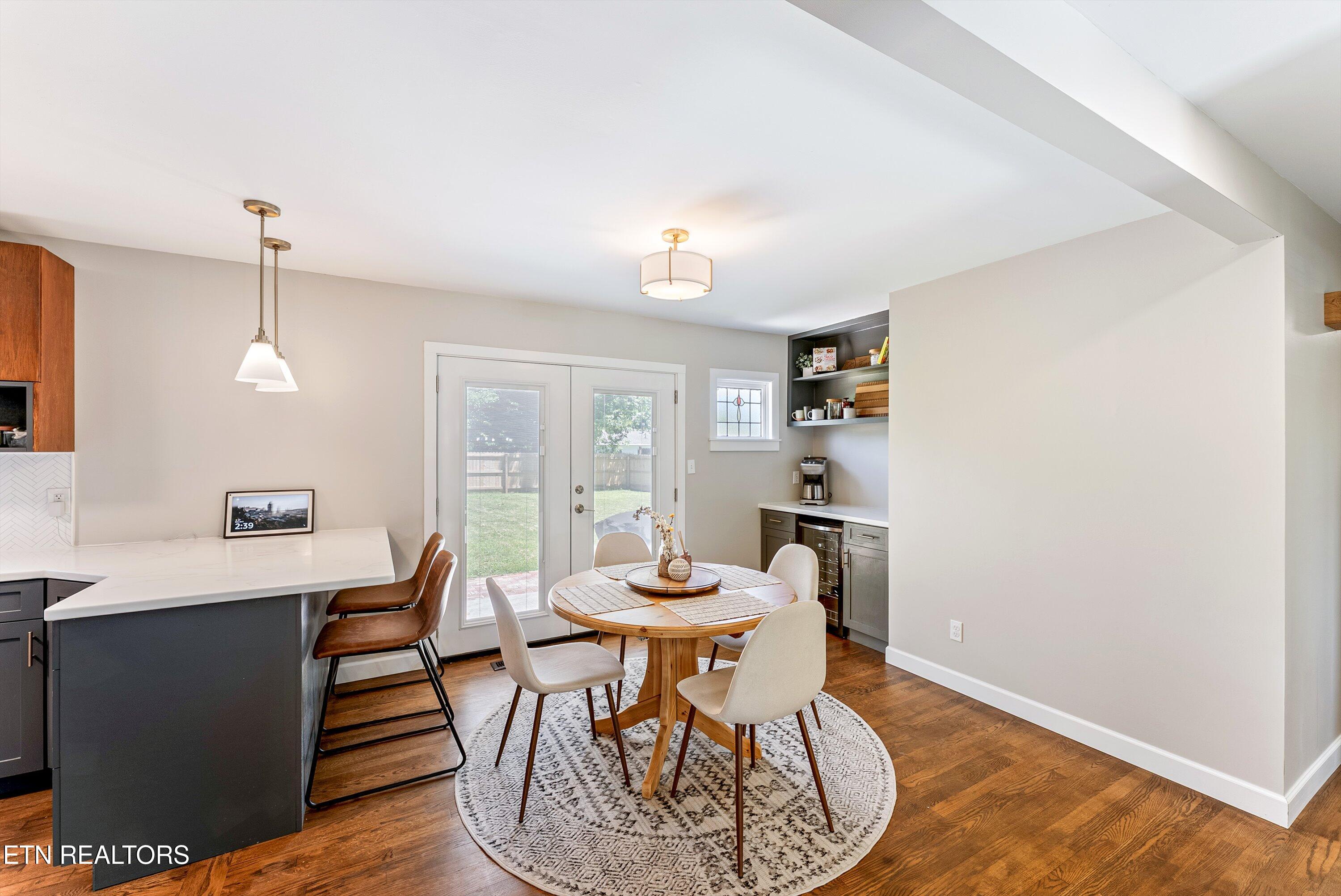 101 Wayne Place Oak Ridge, TN 37830 - Photo 5 of 43 30-Dining A2