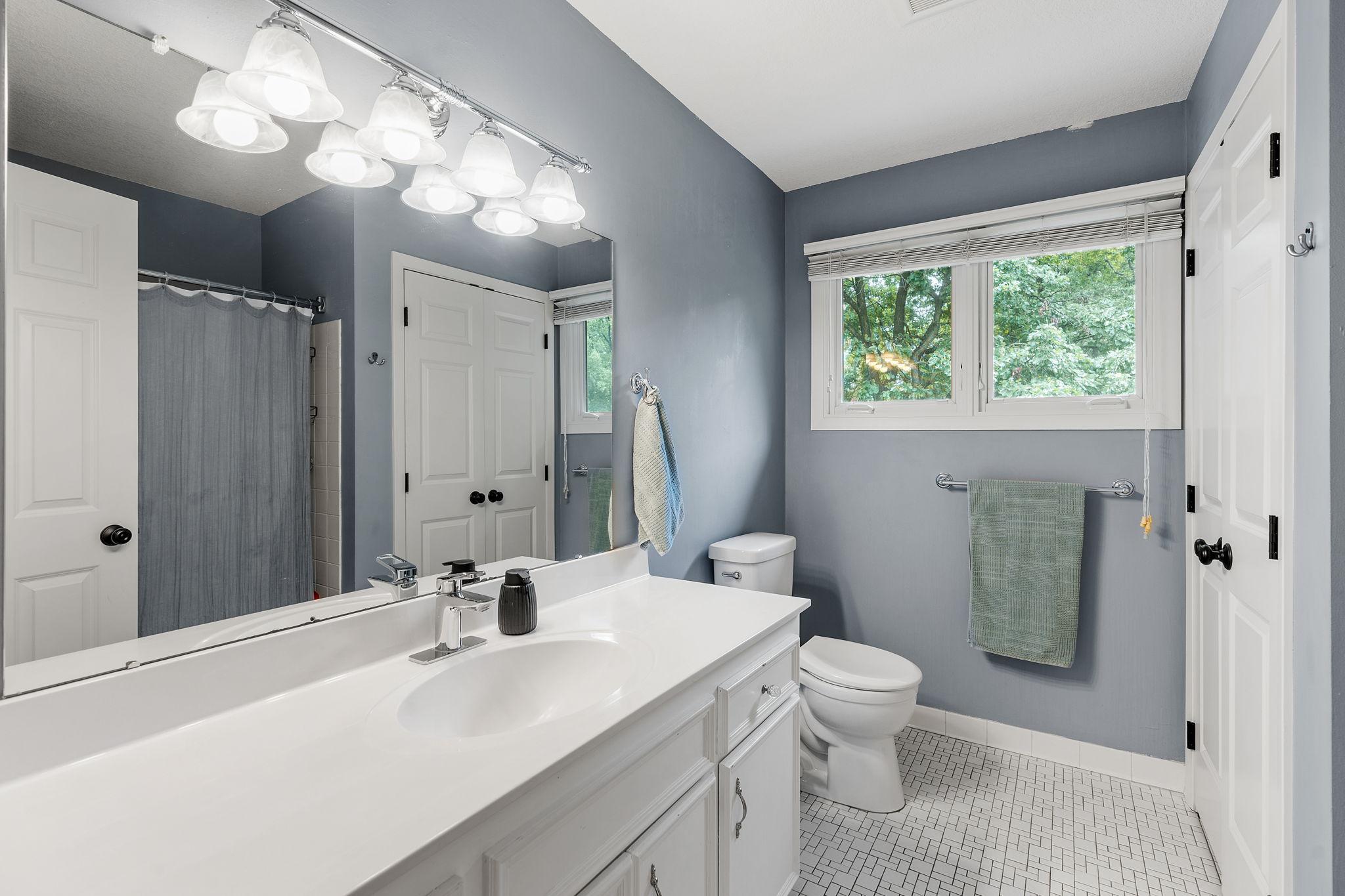 14516 Idylwood Road Minnetonka, MN 55345 - Photo 23 of 46
