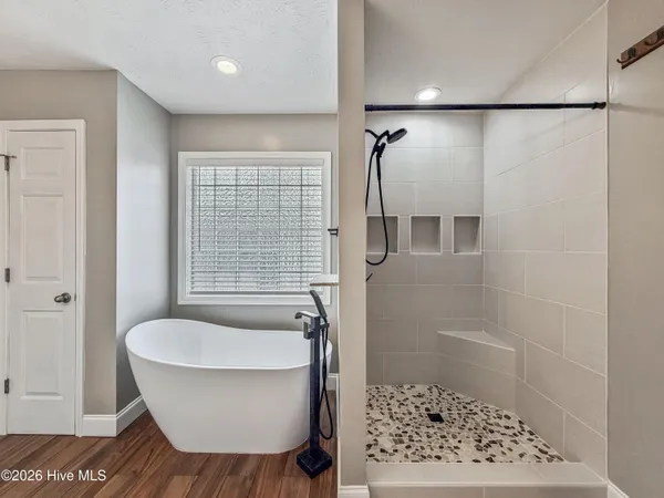 $389,900 | 120 Birdie Court, Jacksonville, NC 28540