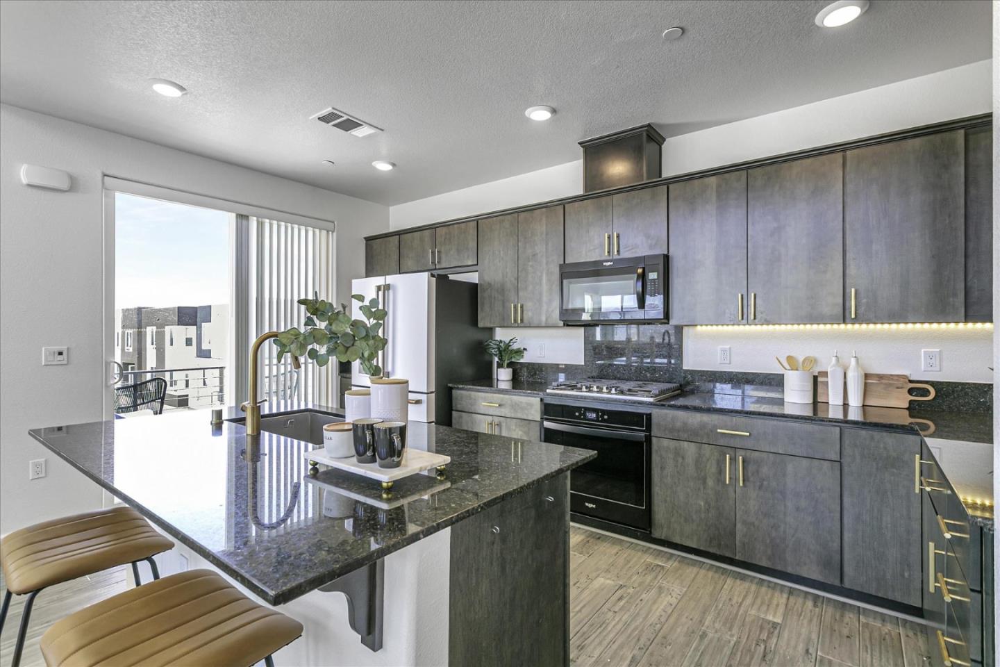 202 Agustin Narvaez Street, Unit 2 San Jose, CA 95136 - Photo 10 of 32