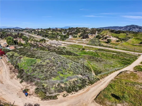 a view of a tennis court