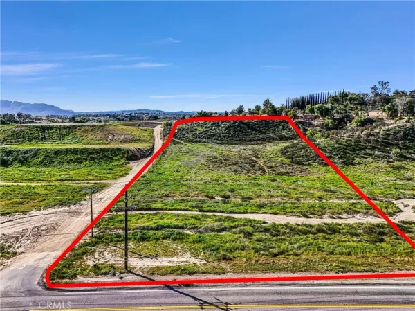 a view of a tennis court