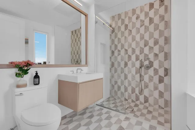 $1,299,000 | 29-18 41st Avenue, Unit 2D | Long Island City