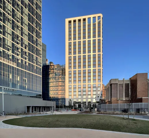 $1,299,000 | 29-18 41st Avenue, Unit 2D | Long Island City