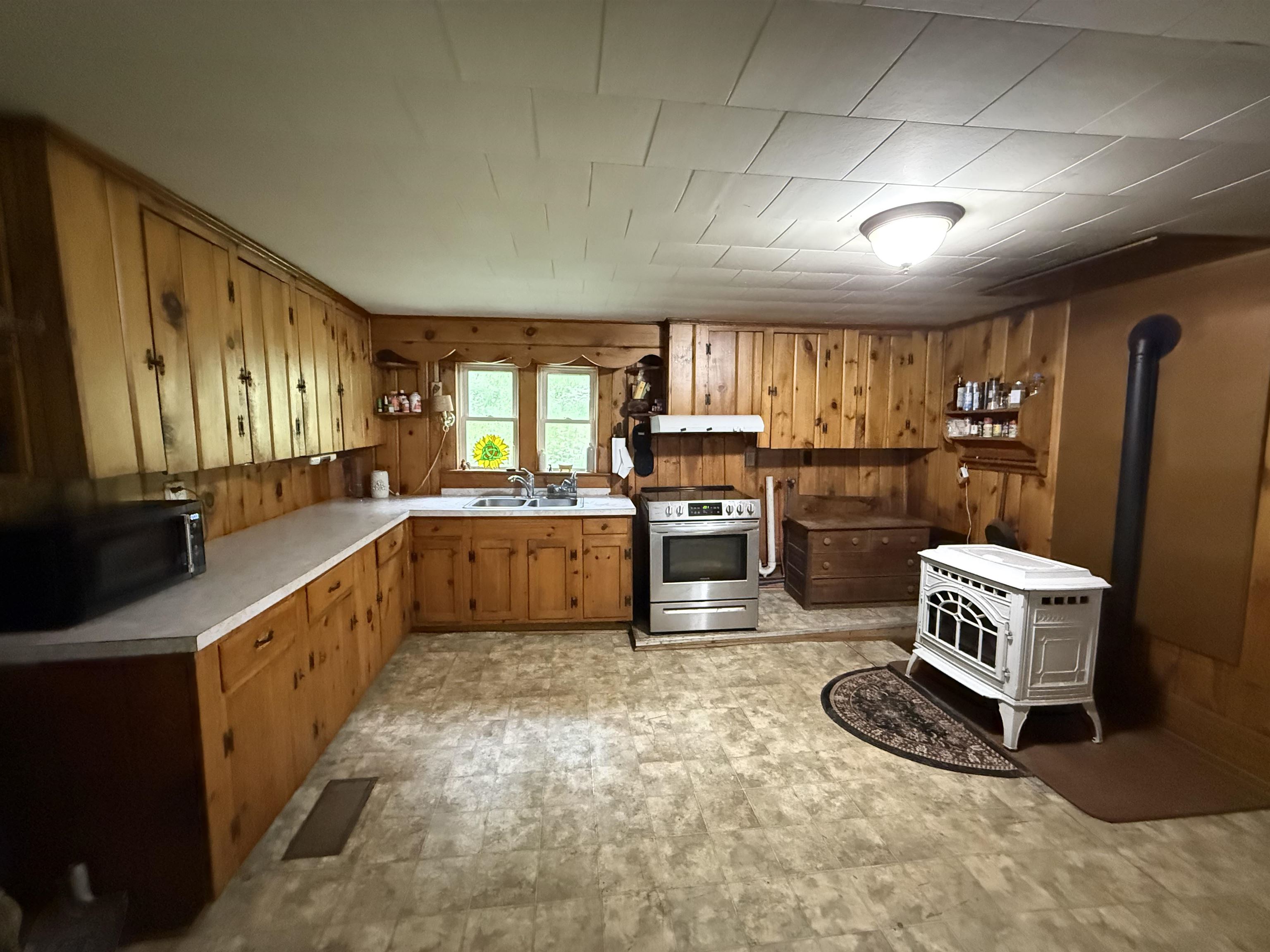 66 Downing Road Lunenburg, VT 05906 - Photo 12 of 43