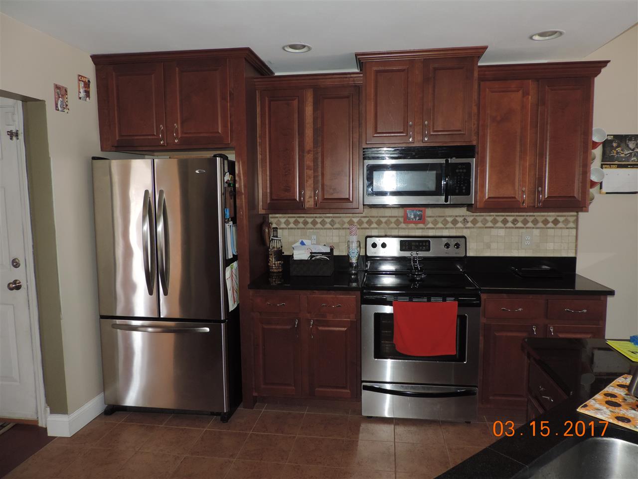 26 Pond Road Raymond, NH 03077 - Photo 3 of 40