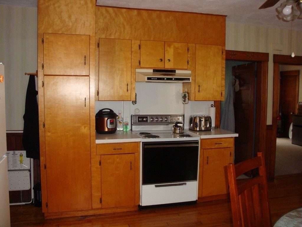 8 George Street Webster, MA 01570 - Photo 3 of 36 Gallery Image 3