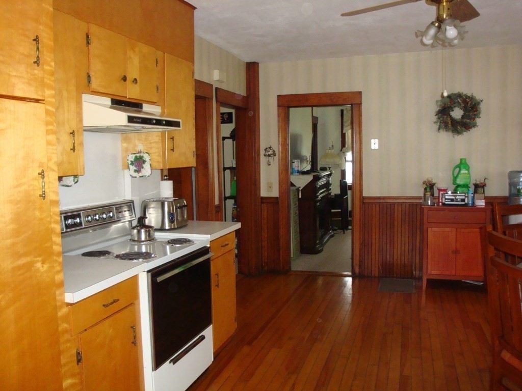 8 George Street Webster, MA 01570 - Photo 4 of 36 Gallery Image 4
