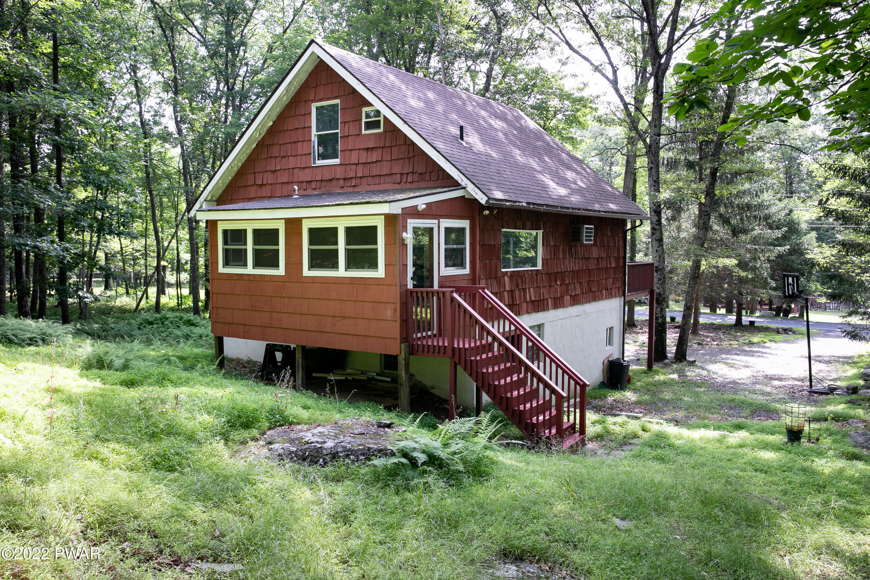 311 Gold Finch Road Bushkill, PA 18324 - Photo 4 of 35 4