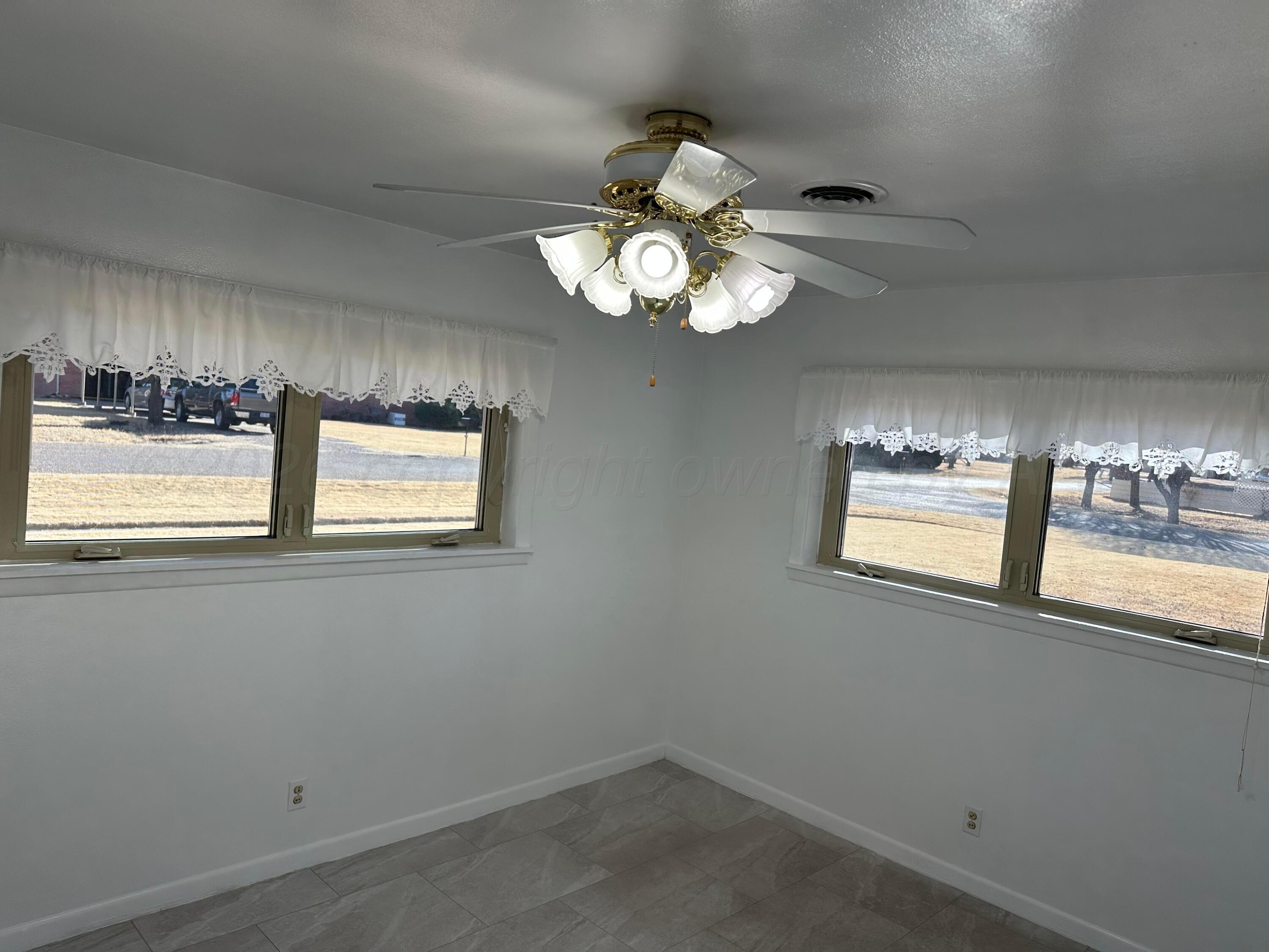 303 Tansy Street Borger, TX 79007 - Photo 11 of 27 IMG_3392