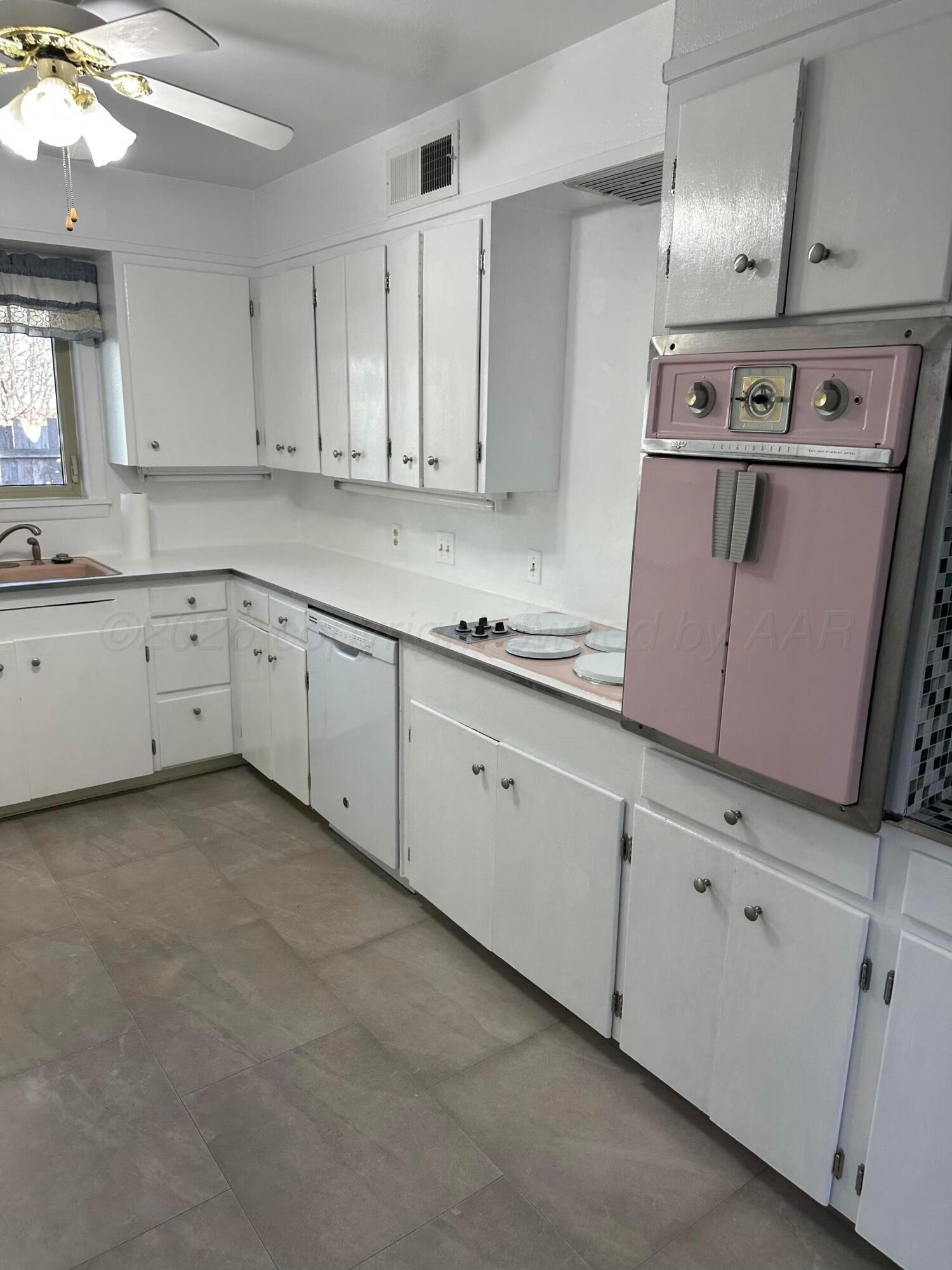 303 Tansy Street Borger, TX 79007 - Photo 17 of 27 IMG_3403