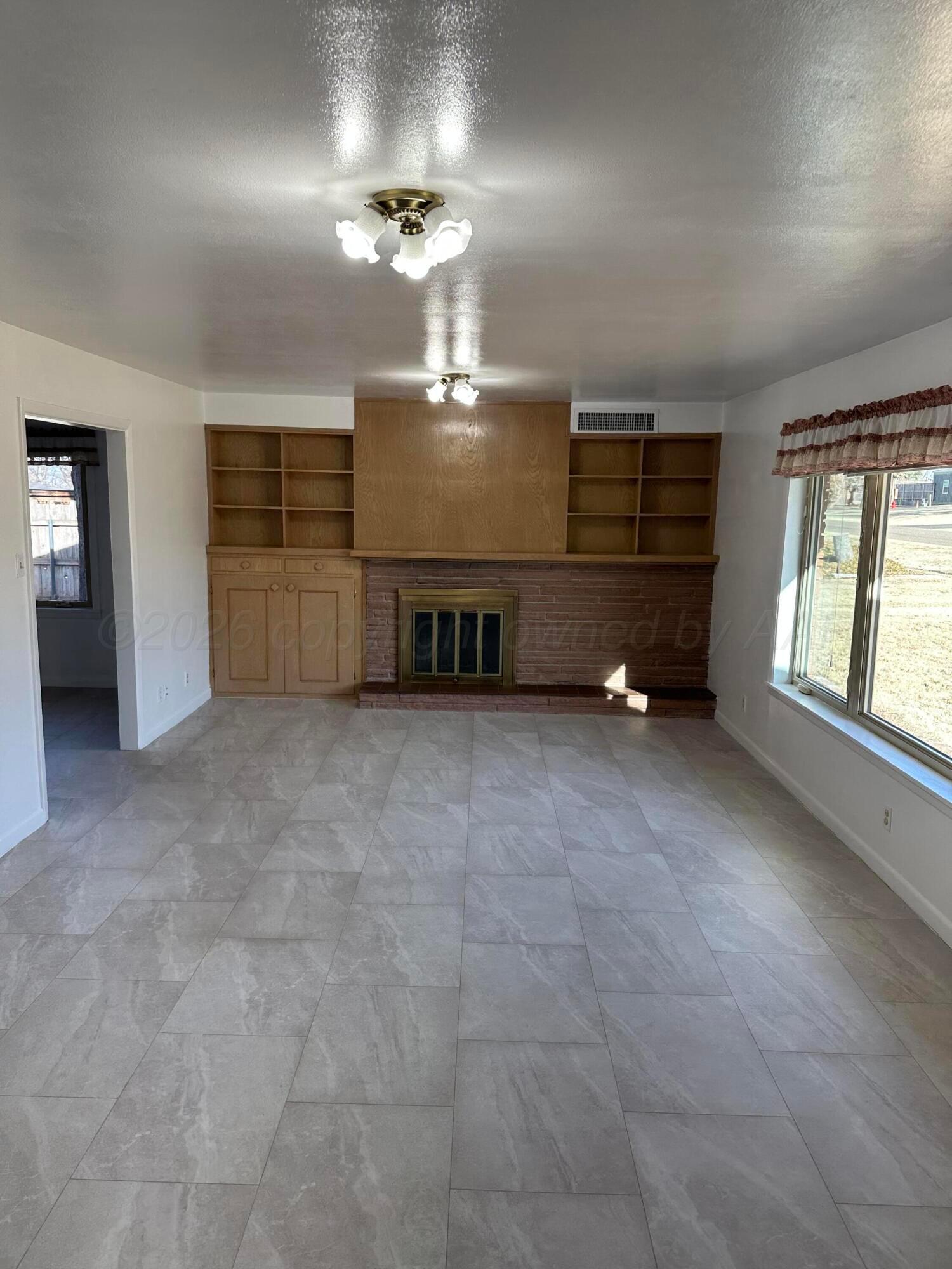 303 Tansy Street Borger, TX 79007 - Photo 5 of 27 IMG_3399