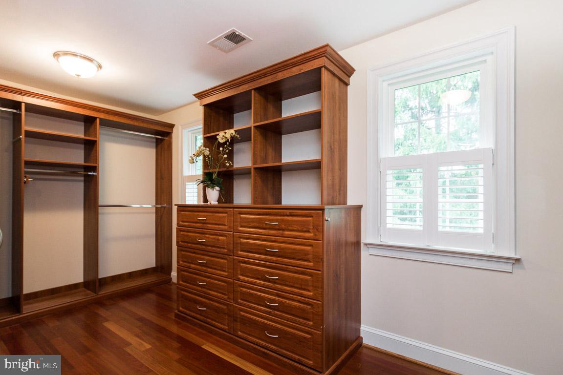 313 Adahi Road Southeast Vienna, VA 22180 - Photo 41 of 82 Gallery Image 41