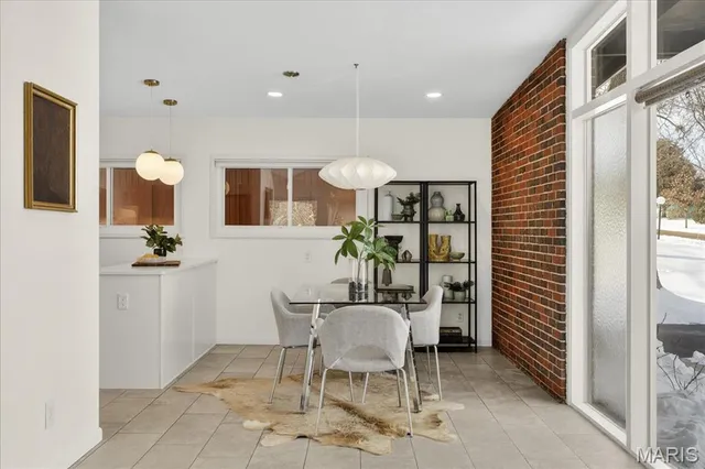 $525,000 | 2402 St Giles Road, St. Louis, MO 63122