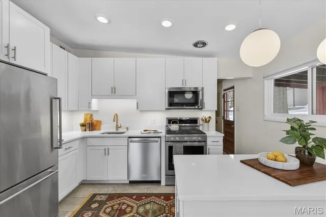 $525,000 | 2402 St Giles Road, St. Louis, MO 63122