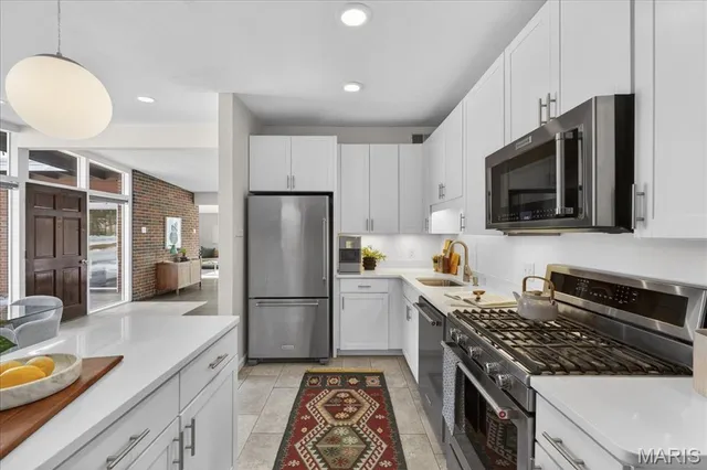 $525,000 | 2402 St Giles Road, St. Louis, MO 63122