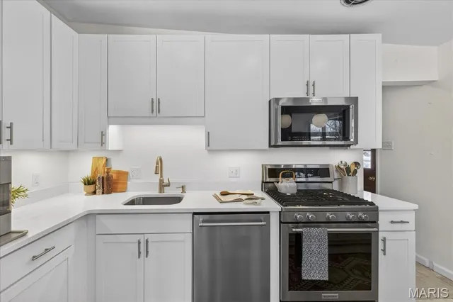 $525,000 | 2402 St Giles Road, St. Louis, MO 63122