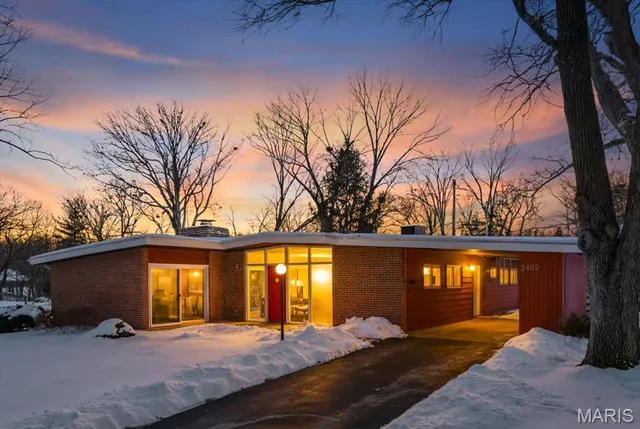 $525,000 | 2402 St Giles Road, St. Louis, MO 63122