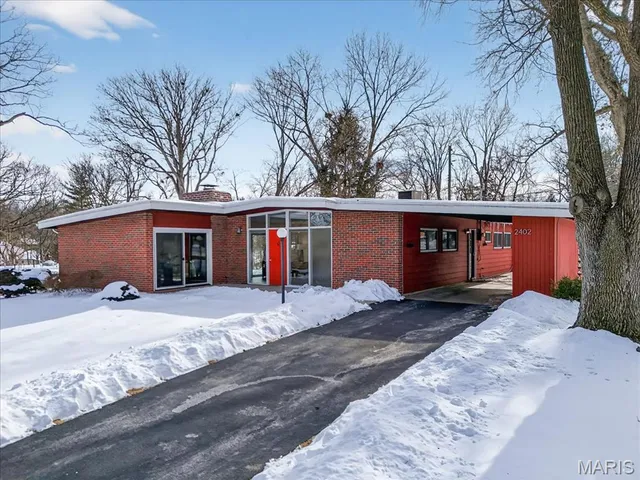 $525,000 | 2402 St Giles Road, St. Louis, MO 63122