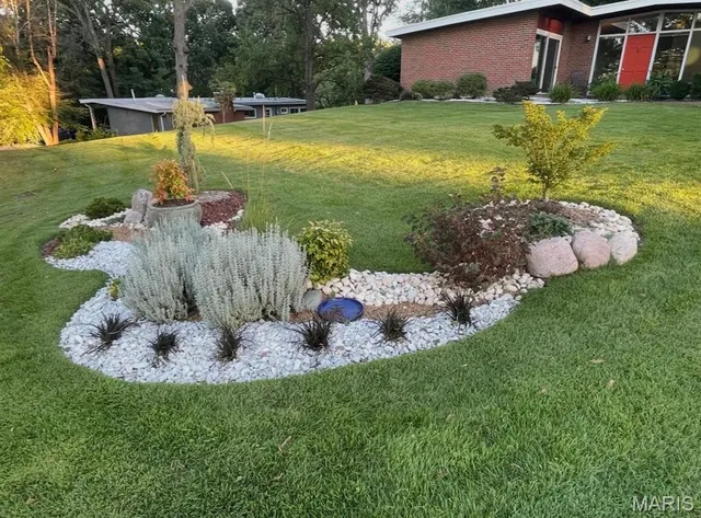 $525,000 | 2402 St Giles Road, St. Louis, MO 63122