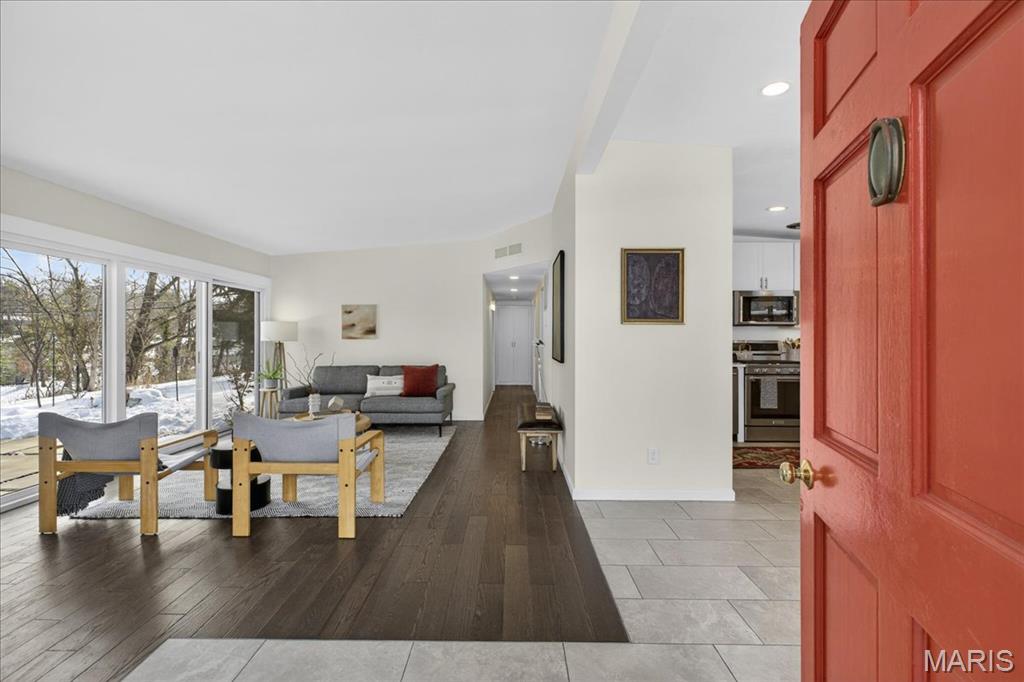 2402 St Giles Road St. Louis, MO 63122 - Photo 4 of 42