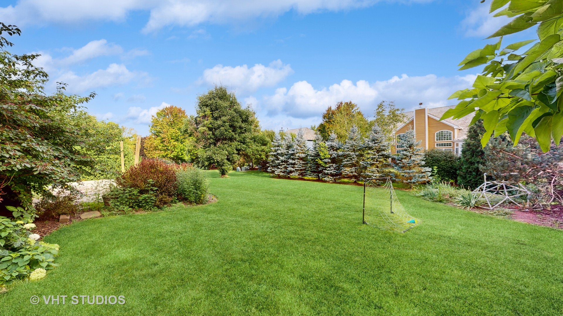 305 Saddle Lane Fox River Grove, IL 60021 - Photo 50 of 55 a view of a green field