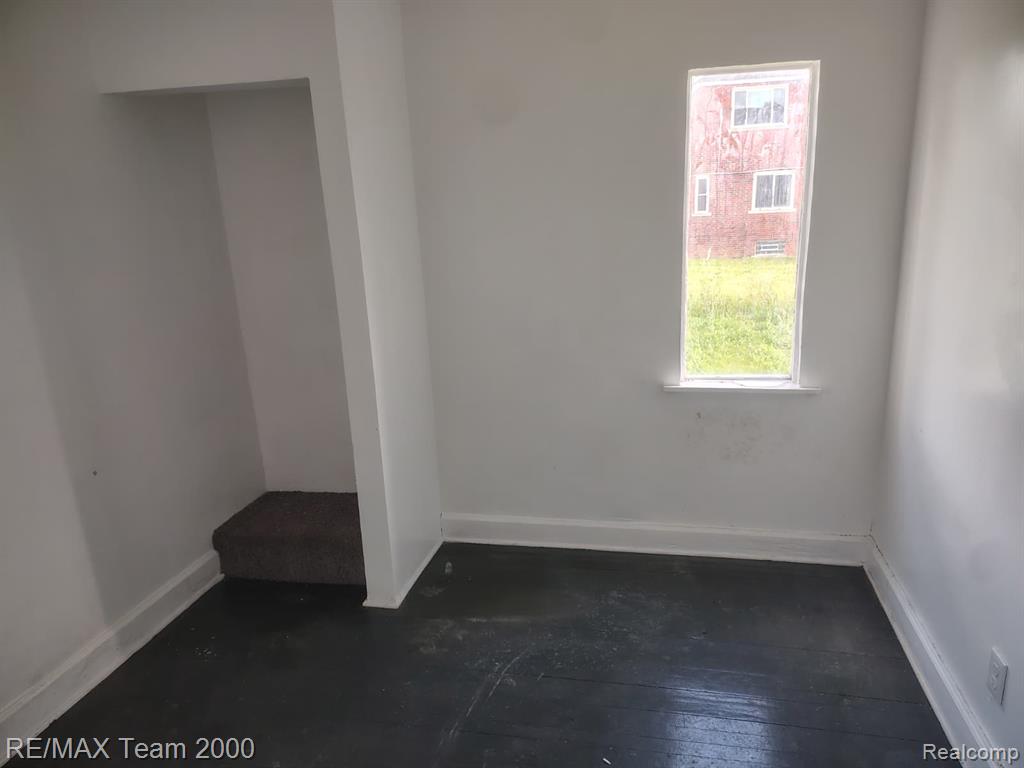 8860 Appoline Street Detroit, MI 48228 - Photo 18 of 45