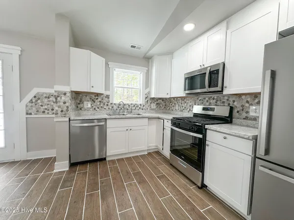 $1,950 | 133 Corinth Drive, New Bern, NC 28562